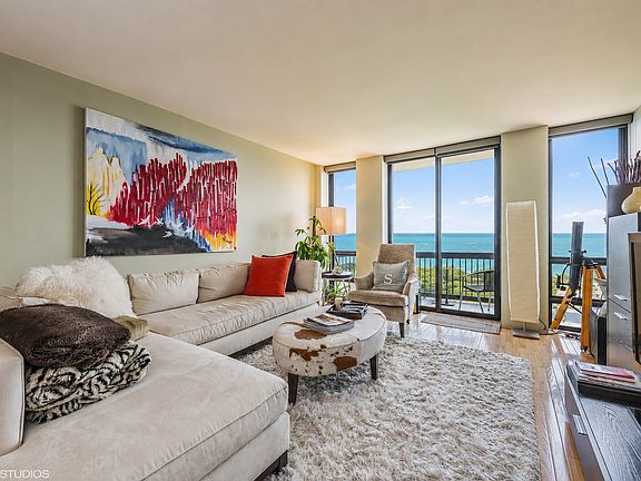 3rd image of 1660 N Lasalle St #3507