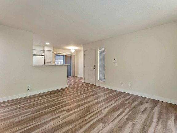 4th image of 5259 Caspian Springs Dr Unit 102