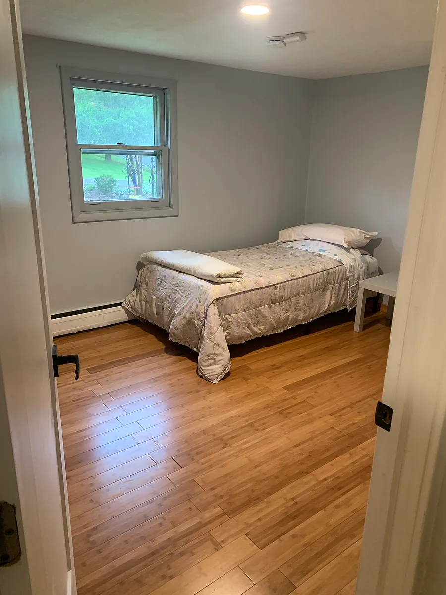 Building Photo - 106 Pineview Ter #B