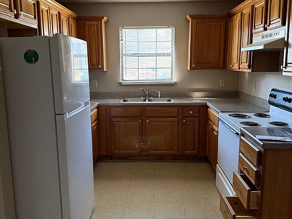 2nd image of 5004 Chancellor Sq NW APT A