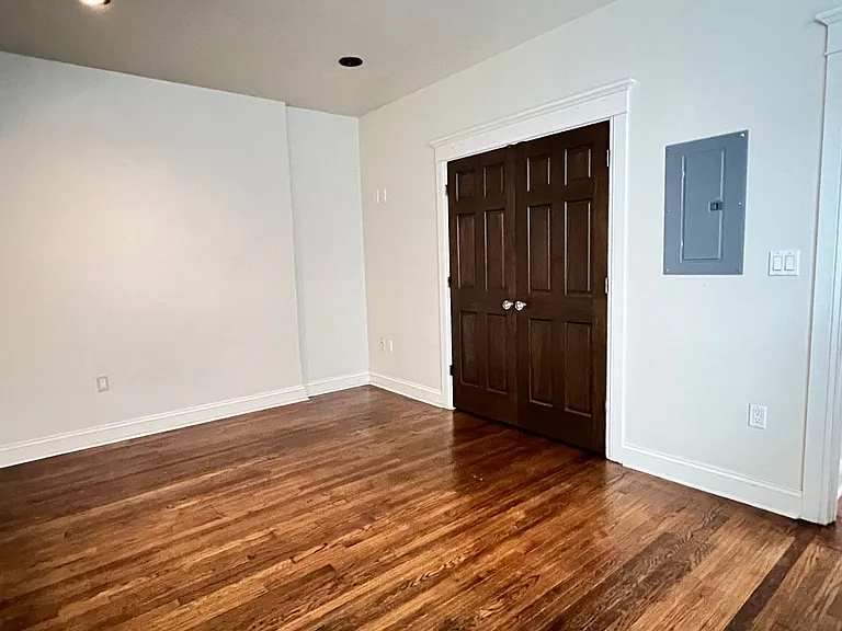 223 Pine St — Photo 11