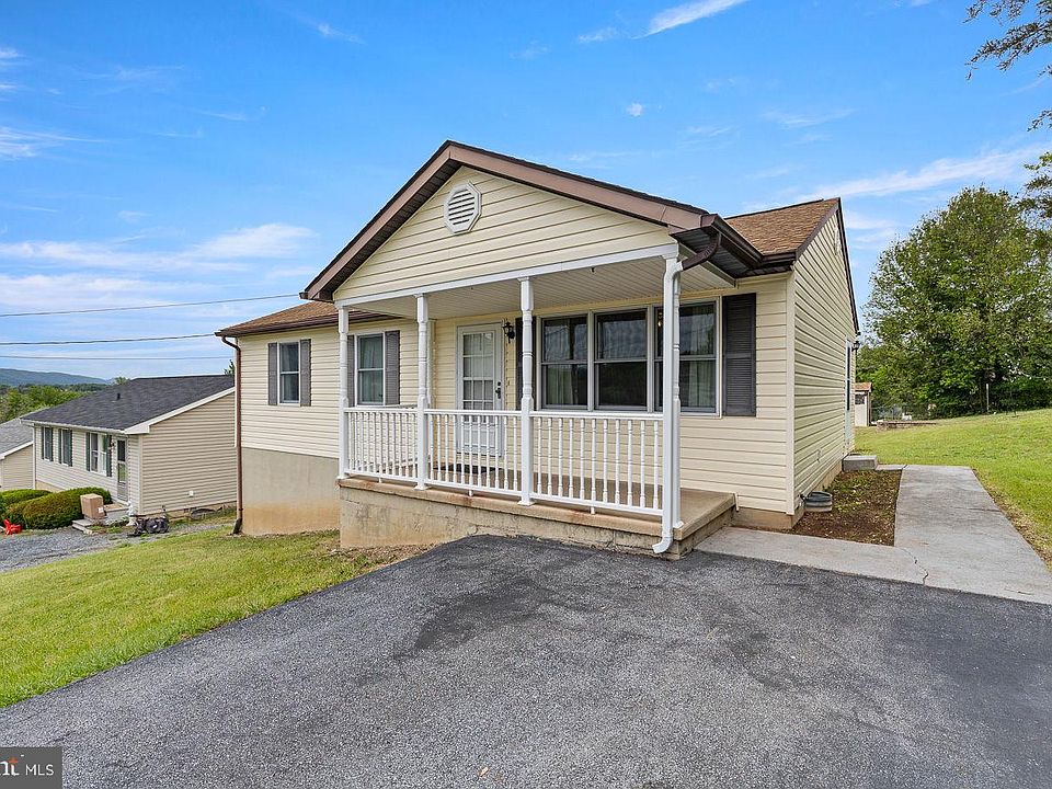 1st image of 363 Crim Dr