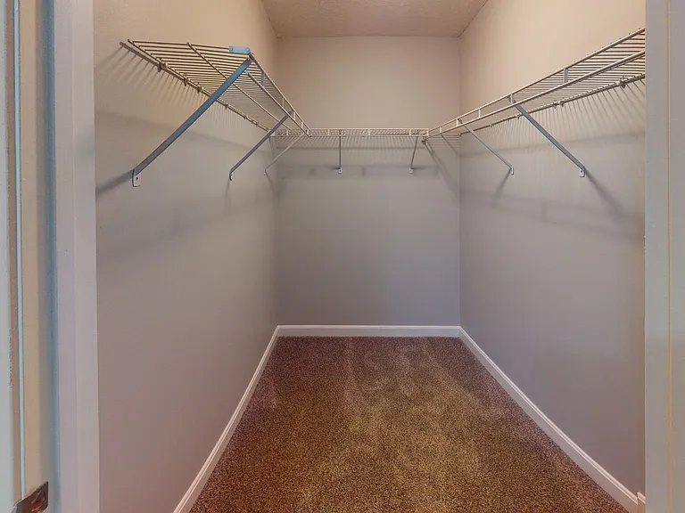 Aspenwood Apartments — Photo 22