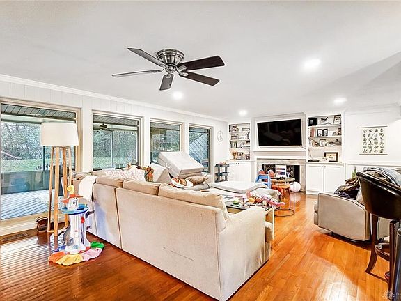 3rd image of 5325 Denise Dr