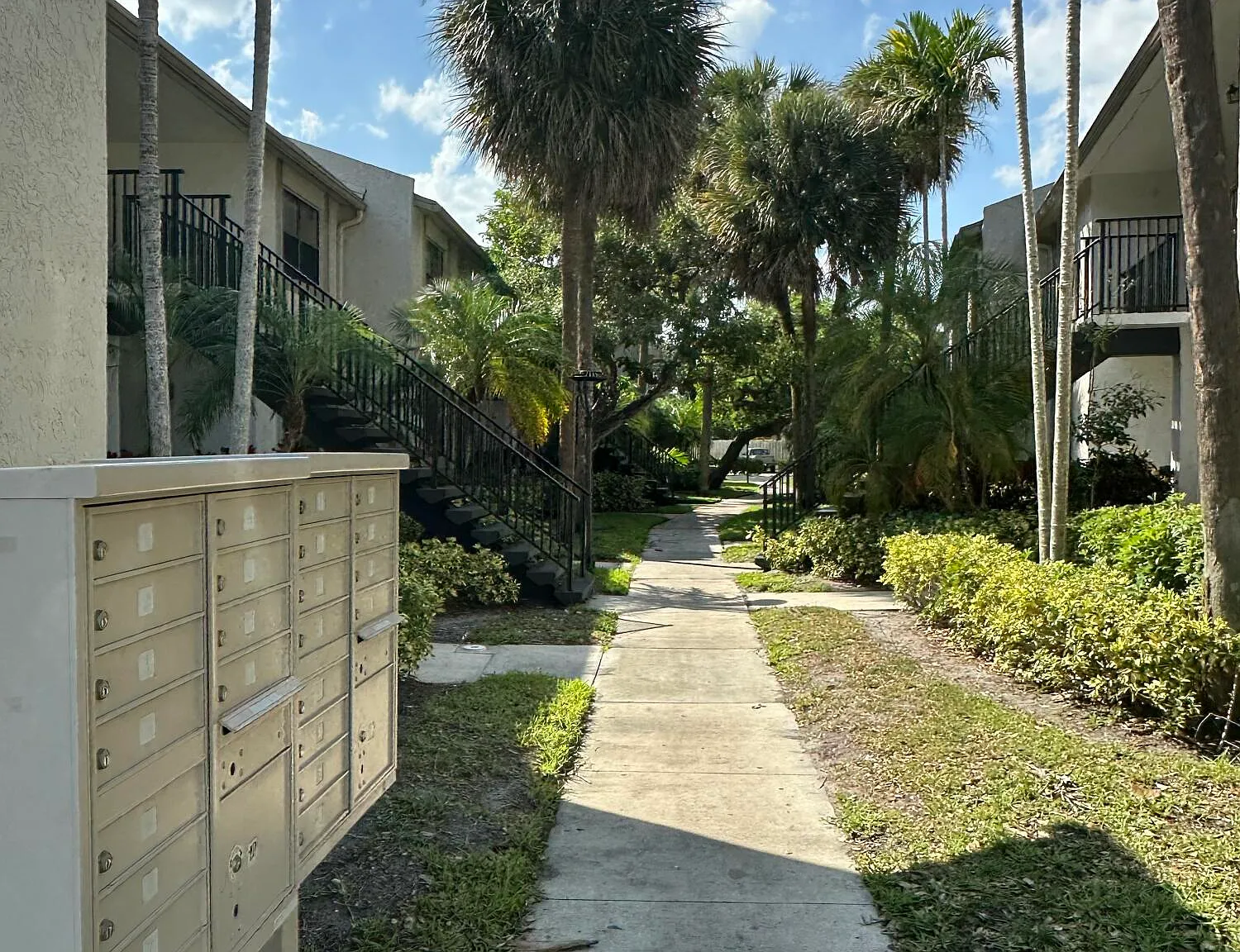 2 bed, 1.5 bath, 1035 sqft, $2,350 — Photo 3