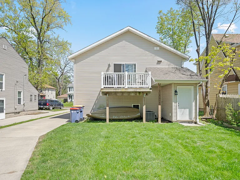 1223 Edith Ave NE — Photo 6
