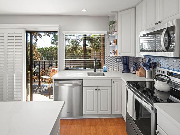 5th image of 7858 Cowles Mountain Ct Unit D19