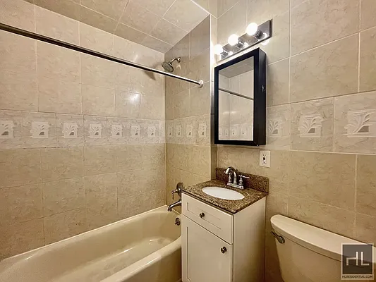 Rented by Highline Residential | media 10