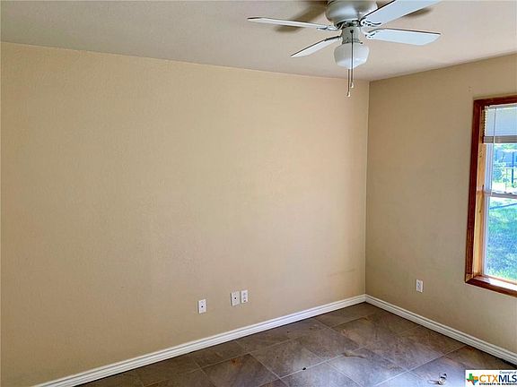 5th image of 418 W Green Ave