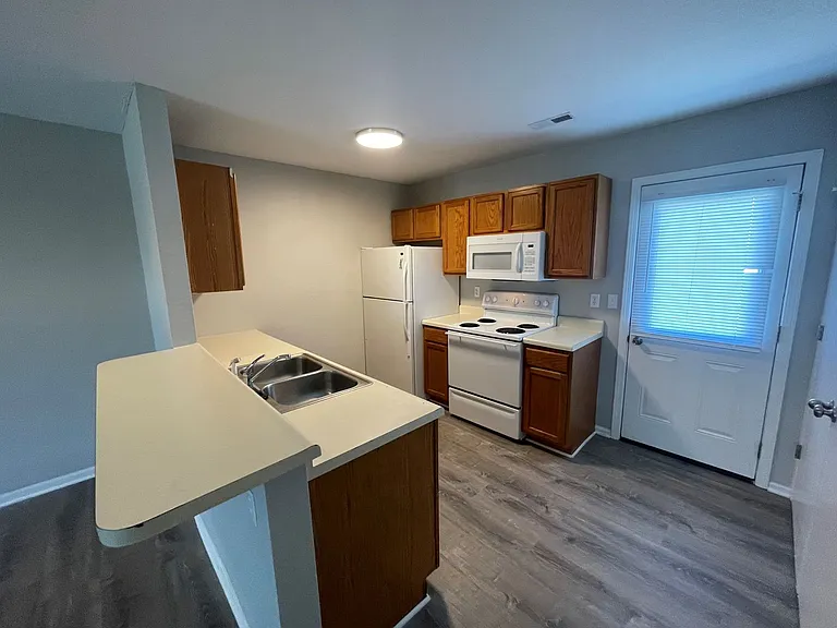 1421 Risen Star Ct — Photo 6