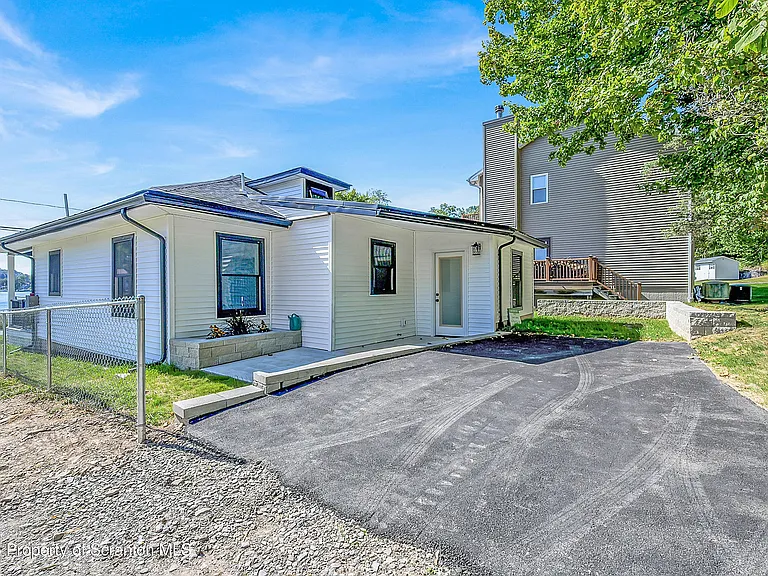 1262 Lake Rd — Photo 12