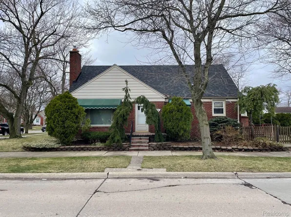 20951 Lancaster St, Harper Woods, MI 48225