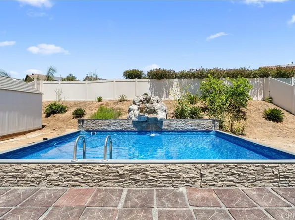 1572 Triton Ln, Beaumont, CA 92223