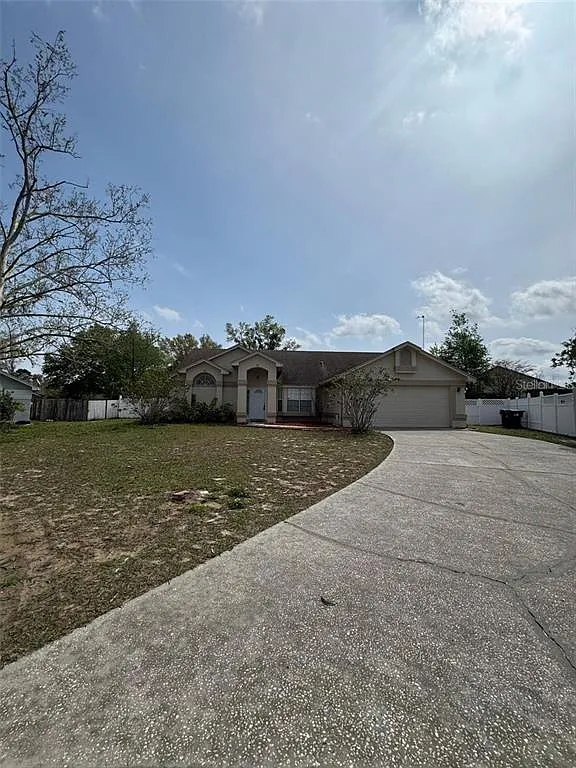 3 bed, 2.0 bath, 1730 sqft, $2,400 — Photo 1
