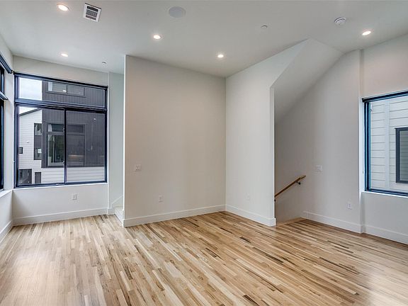 5th image of 5609 Live Oak St #302