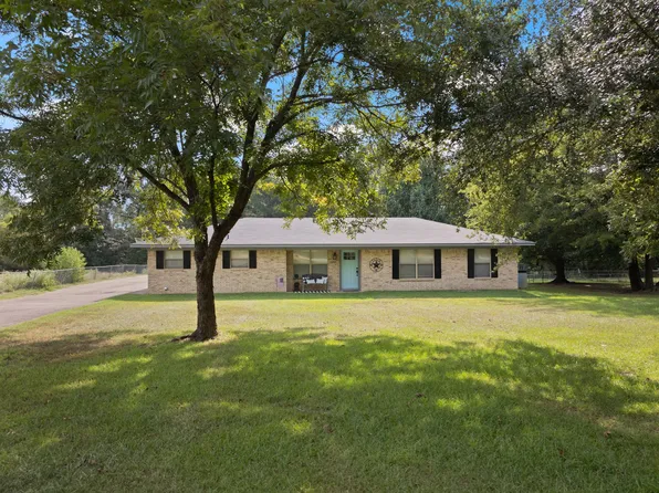 1200 Donna St, Daingerfield, TX 75638