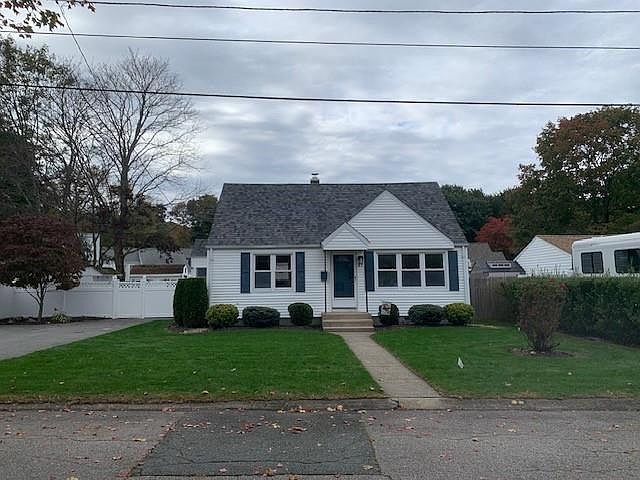 1st image of 27 Midland Dr