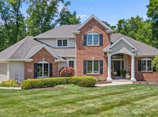 202 Royal Crest Dr, Fort Wayne, IN 46814