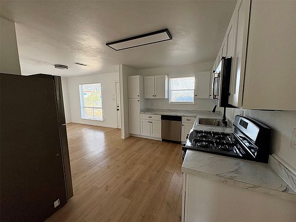 2nd image of 3416 Sunnydale Ln