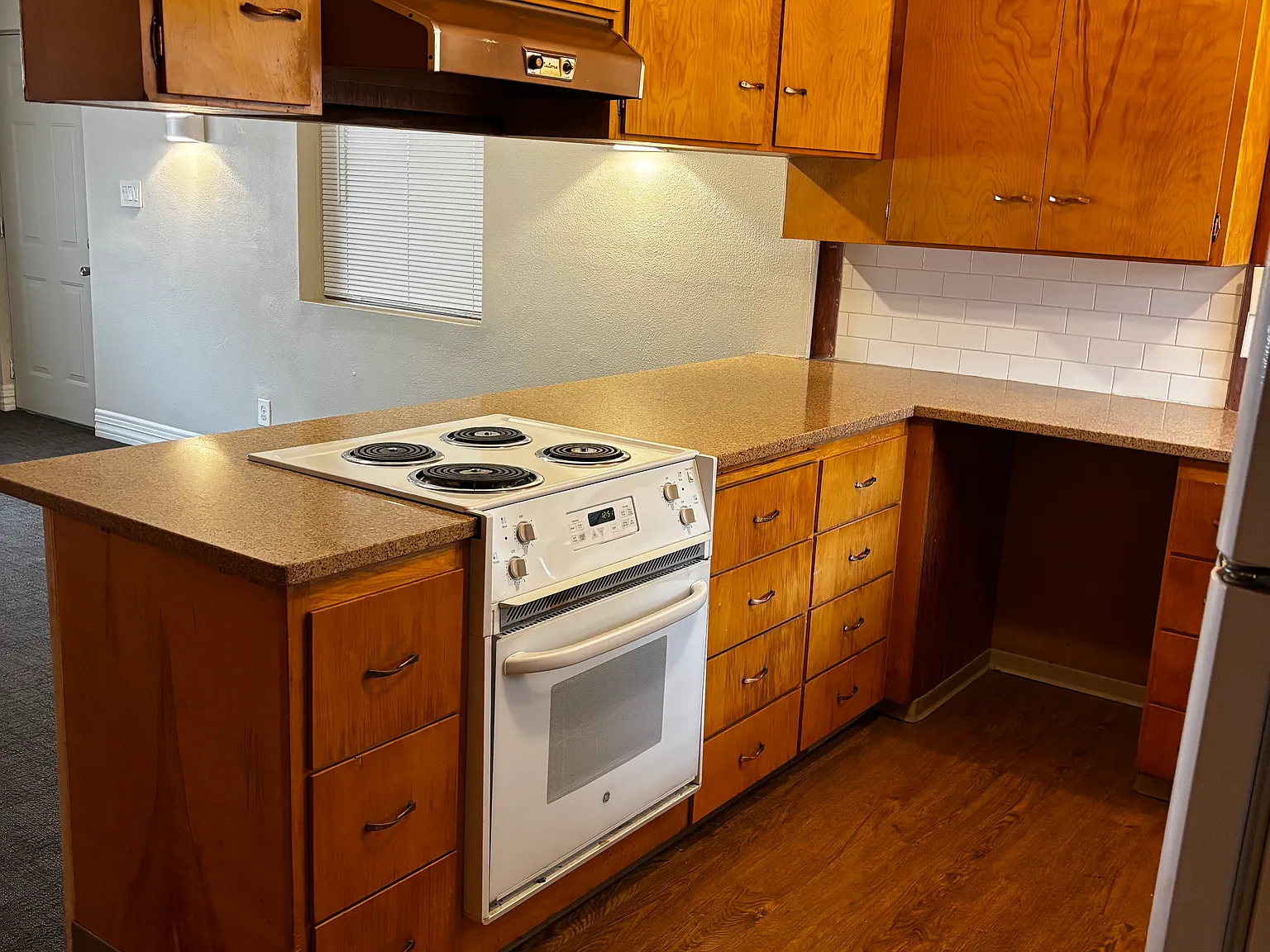 3 bed, 2000 sqft, $1,975 — Photo 4