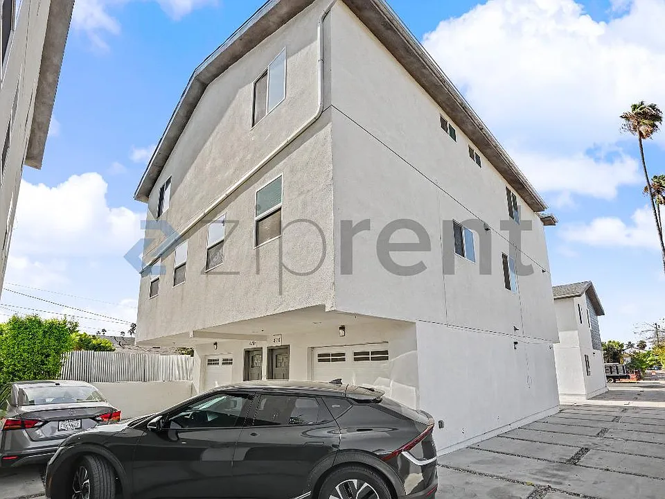 828 W 80th St