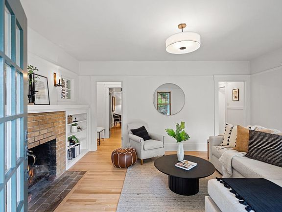 4th image of 217 Jewell Street