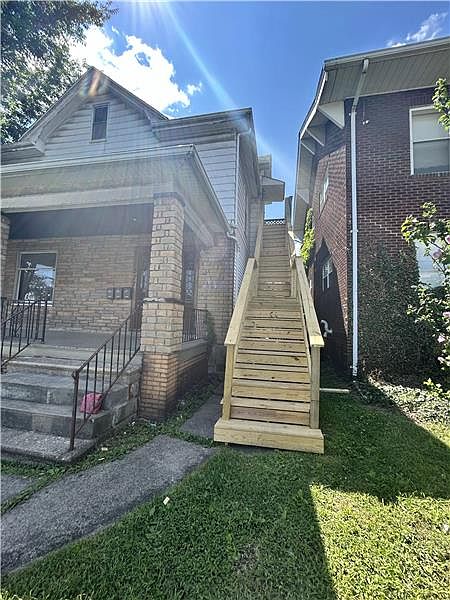 1st image of 377 Lawson Ave APT 3
