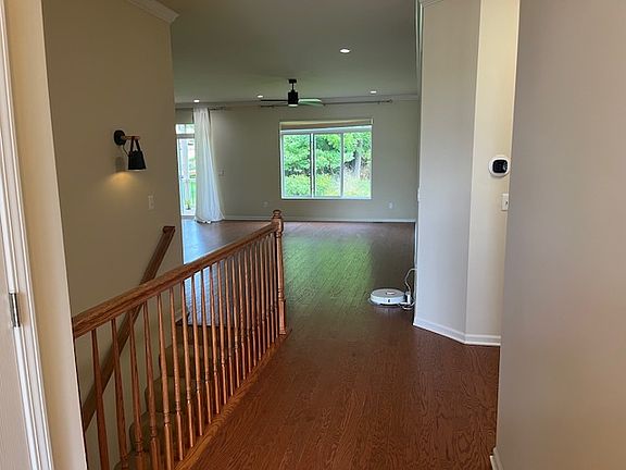 3rd image of 29418 Woodpark Cir #1