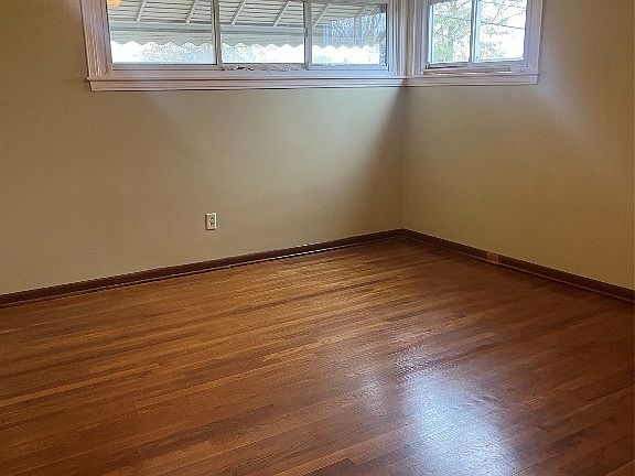 5th image of 4033 Burton Ave