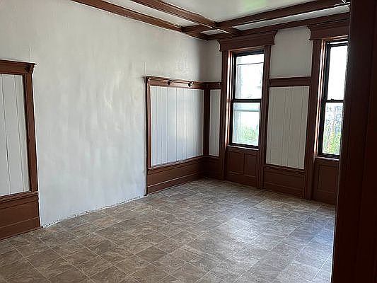 3rd image of 461 Irving Ave Unit 2