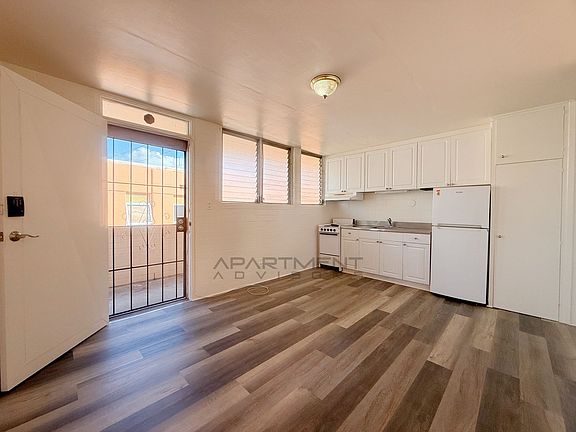 2nd image of 1408 Liliha St APT 304