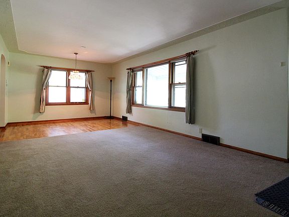 3rd image of 185 Marjorie St