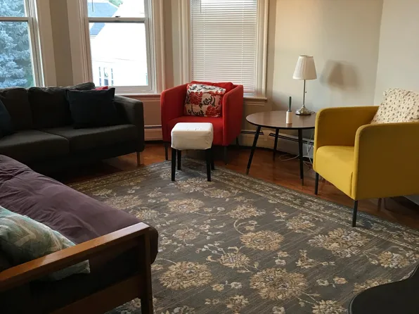 20 Crescent St #3, Cambridge, MA 02138