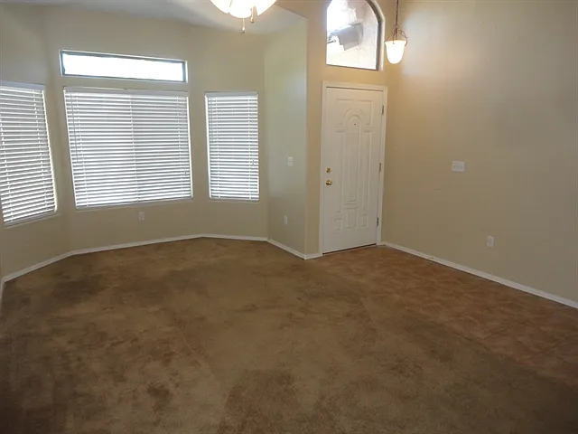 5711 W Shady Grove Dr — Photo 8