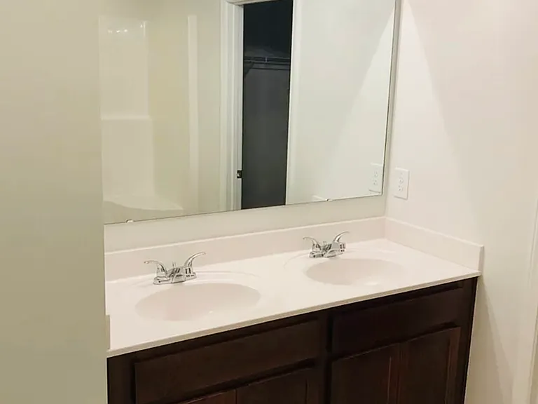 107 Fleetwood Ct — Photo 6