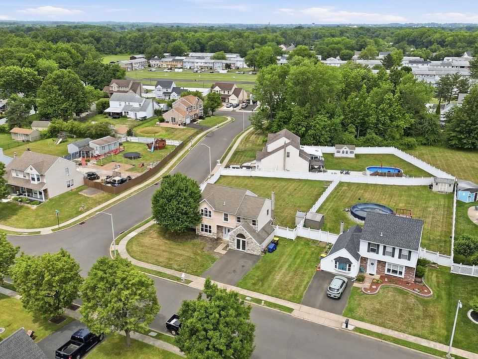 1st image of 2028 Chatham Dr