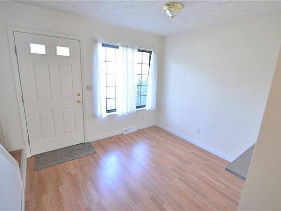 5th image of 131-133 Brookfield Ave
