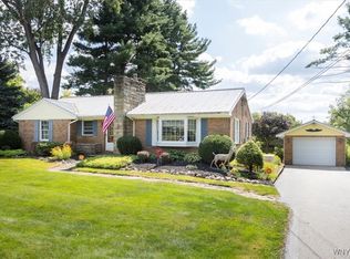 6714 Hillcroft Dr, Boston, NY 14025