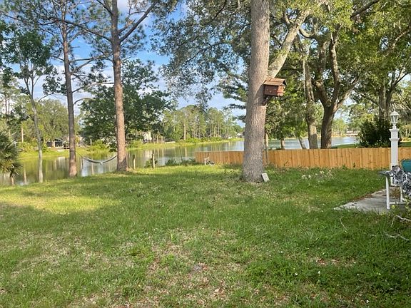3rd image of 146 Clear Lake Cir