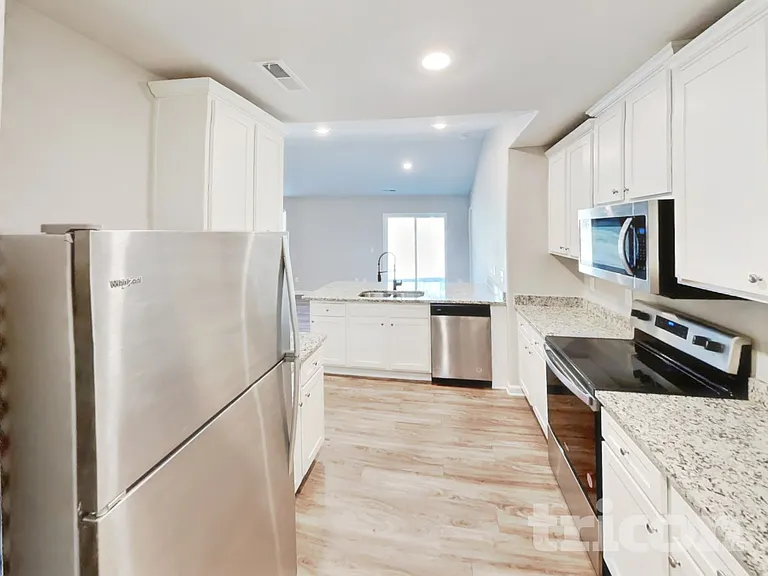 4605 Hazelburn Dr — Photo 4