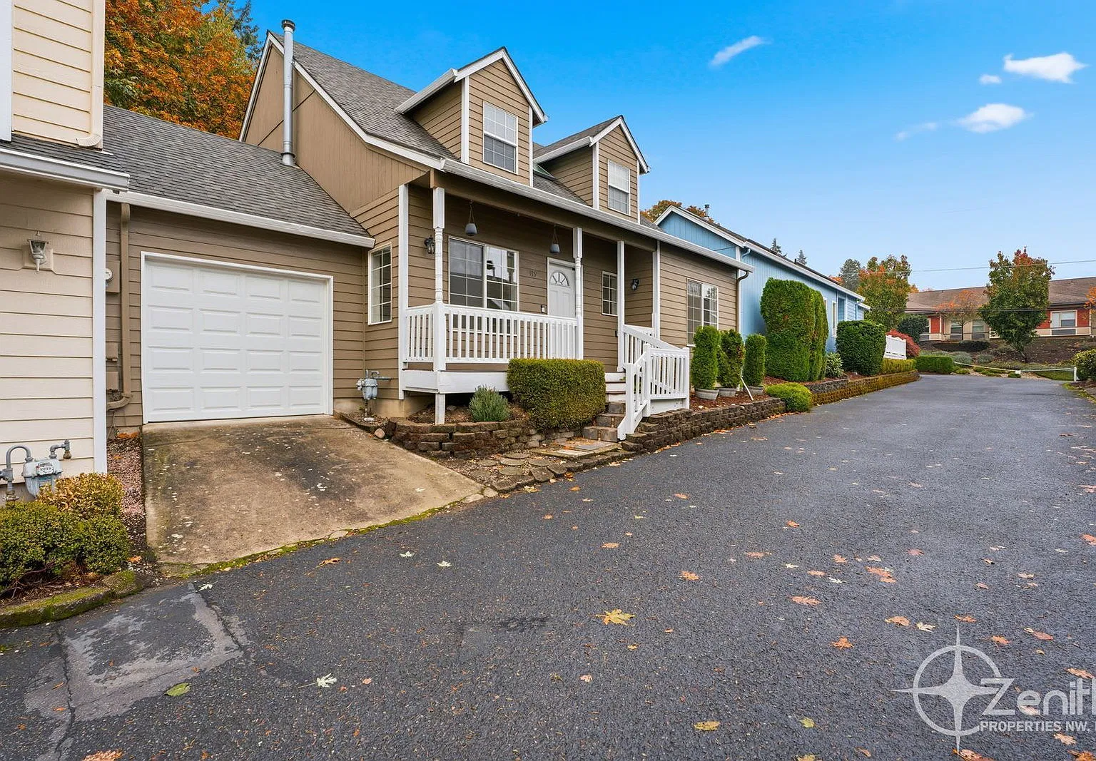 3 bed, 2.0 bath, 1486 sqft, $2,450 — Photo 2