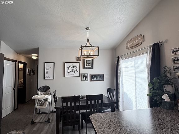 5th image of 472 Cardinal Pl