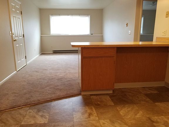2nd image of 3317 Driftwood Ln APT 3