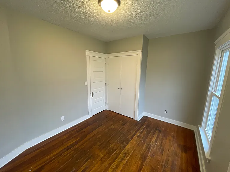 1053 Washington Ave #2 — Photo 7