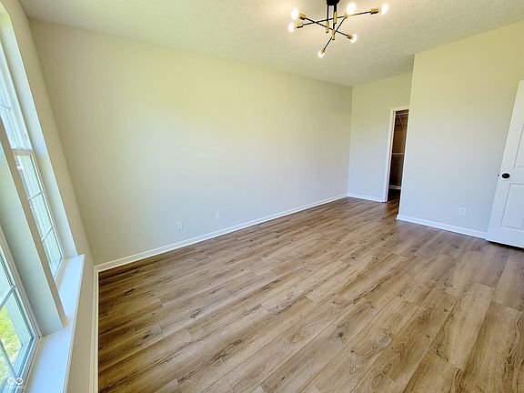 5th image of 566 Kennard Ln
