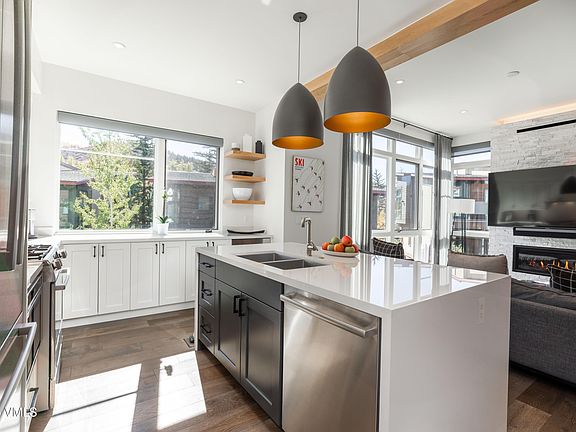5th image of 18 Waterfront Way