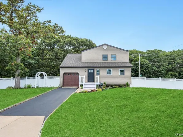 49 Bellwood Avenue, South Setauket, NY 11720