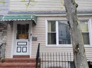 7022 69th St, Glendale, NY 11385
