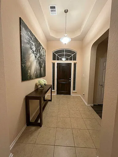 4 bed, 3.5 bath, 3143 sqft, $2,400 — Photo 2