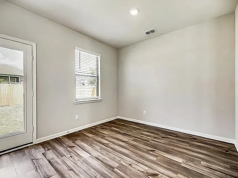 2013 Yarborough Dr — Photo 7